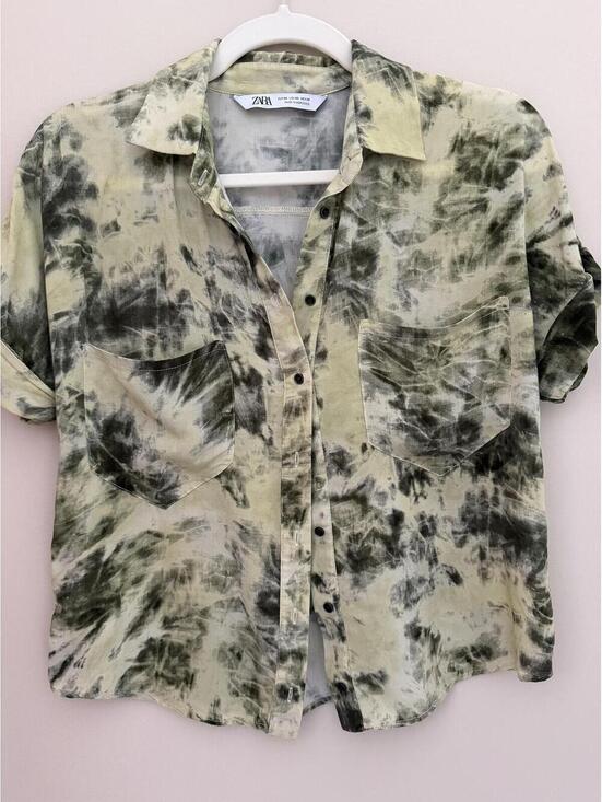 Zara Tops - XS Zara 100% Viscose Button-down